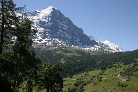 Votre point de vue de la terrasse, face nord de l'Eiger